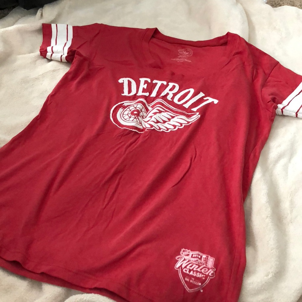 Detroit Red Wings tee shirt